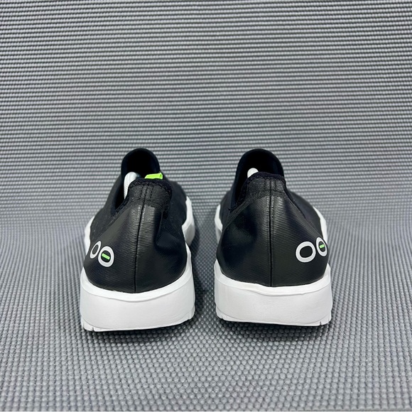 OOFOS OOmg eeZee Low Women’s Slip On Recovery Sneakers Size 10 Black White - Picture 4 of 9